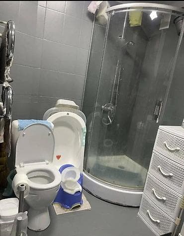 Кыймылсыз мүлк: 3 бөлмө, 64 м², 6-мкр 104-серия, 1 кабат, Косметикалык оңдоо — 4