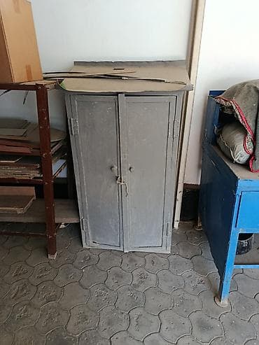 евро куп: Продаю все что на фото! Верстак- 40000. металлический шкаф -15000 — 2