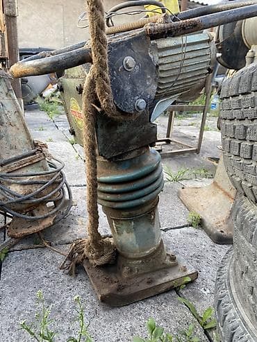 мми: Вибронога (трамбовка) электрическая HCD80 Описание: - Тип — 3