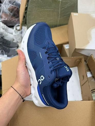 43: Мужские кроссовки, 41, 42, 43, Новый, цвет - Черный, Платная доставка — 5