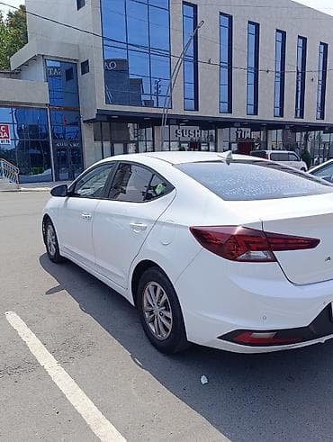 Транспорт: Hyundai Avante: 2019 г., 1.6 л, Вариатор, Бензин, Седан — 2