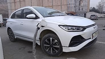 BYD E2: 2025 г., Электромобиль, Кроссовер