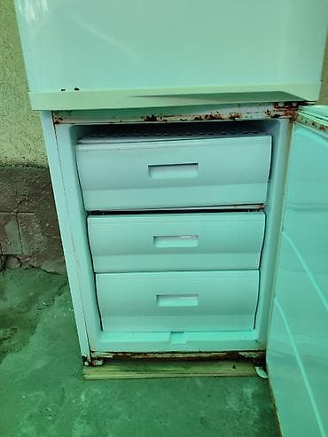 ищу холодильник: Холодильник двухкамерный с нижней морозильной камерой. Особенности: - — 5