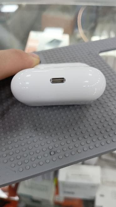 Чехлы: Вкладыши, Apple, Новый, Беспроводные (Bluetooth), Классические — 3