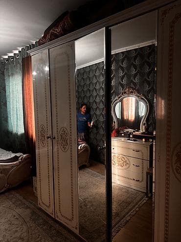 Бинбэги: Длинный модульный диван и комплект мебели для спальни в классическом — 5