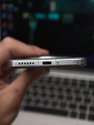 vivo 200x: Vivo X200 Pro, Б/у, 512 ГБ, цвет - Серый, 2 SIM — 4