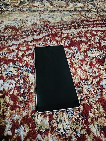 телефоны до 5к: Samsung Galaxy S25 Ultra, Б/у, 256 ГБ, цвет - Черный, 1 SIM, eSIM — 2