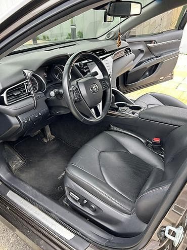 таёта кемри: Toyota Camry: 2019 г., 2.5 л, Гибрид — 4