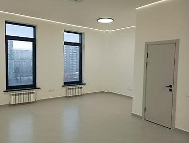 с чуй: Аренда офисов, 58 м², В бизнес центре, С оборудованием, С отдельным сан узлом, С системой безопасности — 3