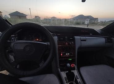 erec m8: Mercedes-Benz E-Class: 1995 г., 2.3 л, Механика, Бензин, Седан — 7