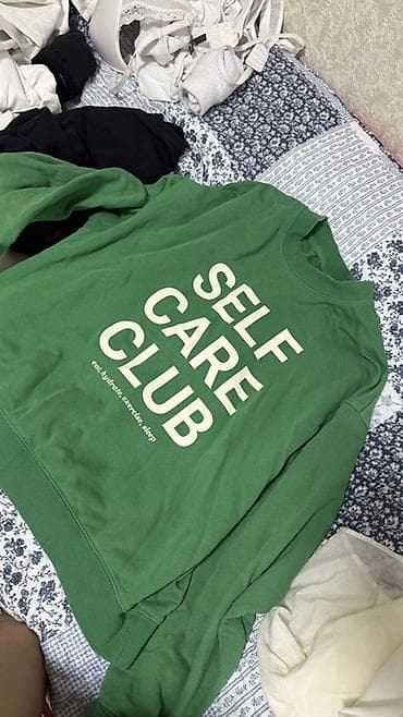 Атайын кийим: Набор одежды (4 предмета): 1) Черные бермуды/шорты: - высокая — 2