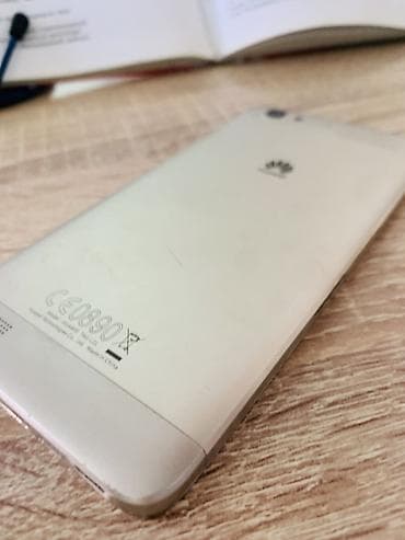 Huawei 3G, Б/у, 16 ГБ, цвет - Золотой at lalafo.kg Huawei 3G, Б/у, 16 ГБ, цвет - Золотой