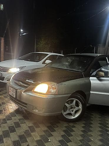 5: Kia Rio: 2003 г., Хэтчбэк — 5