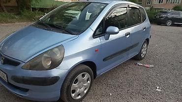 Honda Jazz: 2003 г., 1.3 л, Механика, Бензин, Хэтчбэк