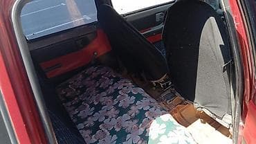 mb 220: Компактный городской хэтчбек, 5 дверей, бордовый цвет. Кузов с — 6