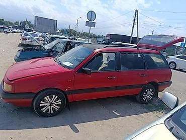 Volkswagen Passat Variant: 1993 г., 1.8 л, Механика, Бензин, Универсал