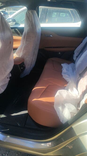 продаю в связи переездом: Changan Uni-Z: 2025 г., 1.5 л, Бензин, Кроссовер — 4