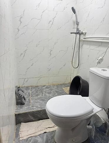 витрины сдаю: Сдаётся небольшая комната с санузлом. В районе Рабочий городок — 3