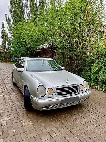 Mercedes-Benz E-Class: 1998 г., 3.2 л, Автомат, Газ, Седан