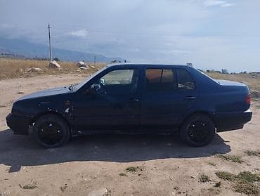 юто кун: Volkswagen Vento: 1992 г., 1.8 л, Механика, Бензин, Седан — 4