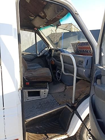 скутеры в бишкеке: Автобус, Mercedes-Benz — 6