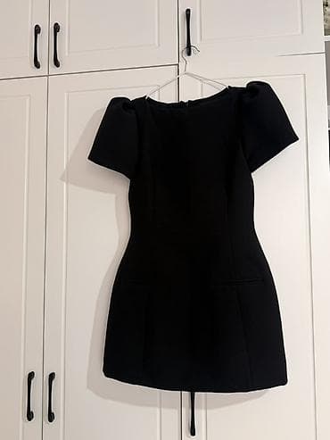 Личные вещи: Маленькое чёрное платье мини 🖤 Продаю платье Zara. 📌 Размер: M ✨ — 1