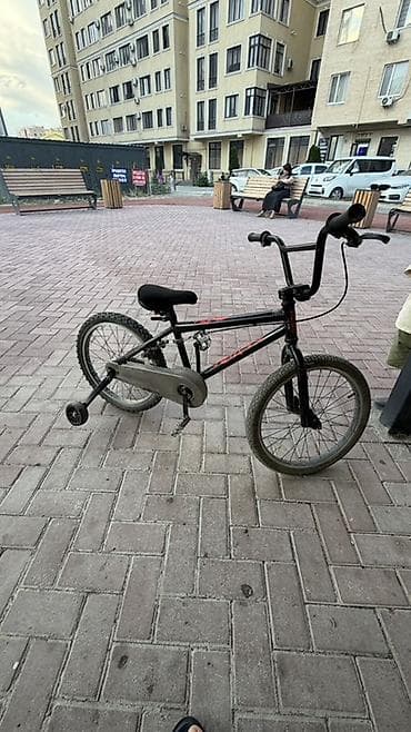 Балдар дүйнөсү: Детский велосипед BMX-стиля, черный, с дополнительными боковыми — 3