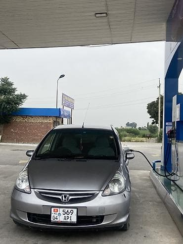 малометражки авто: Honda Fit: 2002 г., 1.3 л, Вариатор, Бензин, Хэтчбэк — 1