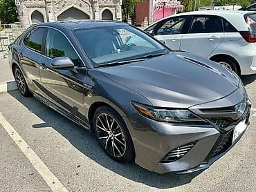 Toyota Camry: 2020 г., Автомат, Гибрид, Седан