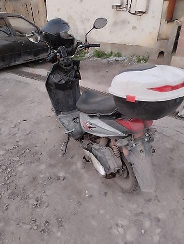 Скутер/мопед 50–150 см³ (вариатор) - Компактный городской скутер с