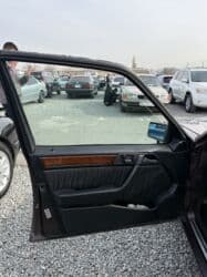 дом в колесах: Mercedes-Benz W124: 1994 г., 3.2 л, Автомат, Бензин, Седан — 11