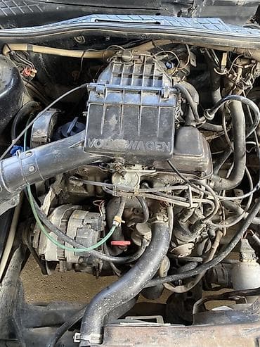Унаа: Volkswagen Golf: 1990 г., 1.8 л, Кол менен иштөөчү, Бензин, Хетчбек — 3