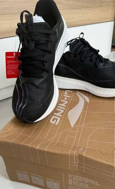 кросовеи: Кросовки лининг новая
#lining — 3