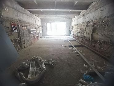 сдаю под склад: Помещение под мастерскую/склад - Площадь: ориентировочно 200 м² — 2
