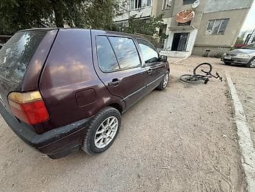 camry 2020: Volkswagen Golf: 1993 г., Механика, Хэтчбэк — 5
