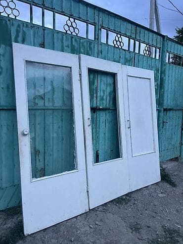тапчан качеля: Межкомнатная дверь, Б/у, Со стеклом, Трехстворчатая, Деревянная, цвет - Белый — 2
