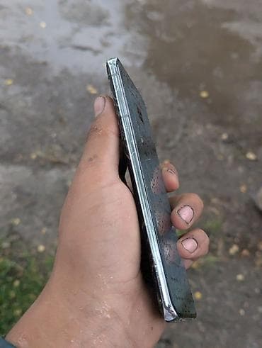 сансук: Samsung Galaxy S21 Ultra 5G, Б/у, 256 ГБ, цвет - Серебристый, 2 SIM, eSIM — 6