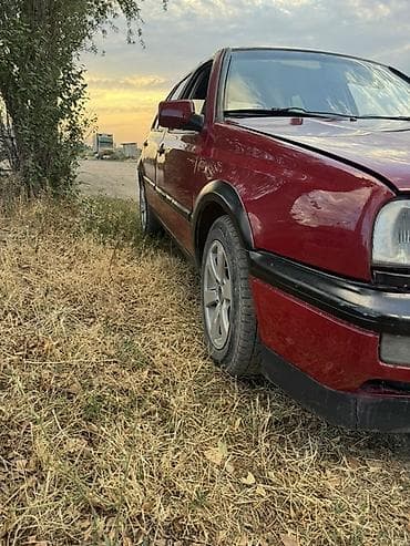гетс капот: Volkswagen Golf: 1992 г., Механика, Бензин, Хэтчбэк — 3