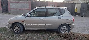 чехлы бу: Daihatsu Sirion: 2000 г., 1.1 л, Механика, Бензин, Хэтчбэк — 3