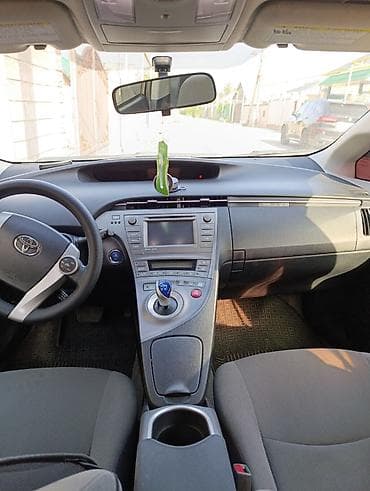 продаю или меняю на япошку: Toyota Prius: 2014 г., 1.8 л, Вариатор, Гибрид, Седан — 8