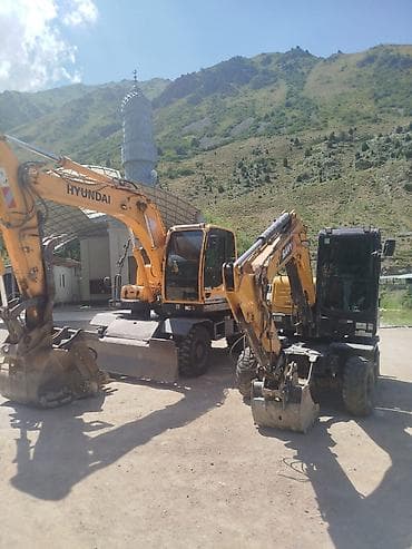 Аренда дорожной и землеройной техники с операторами Доступный парк: -