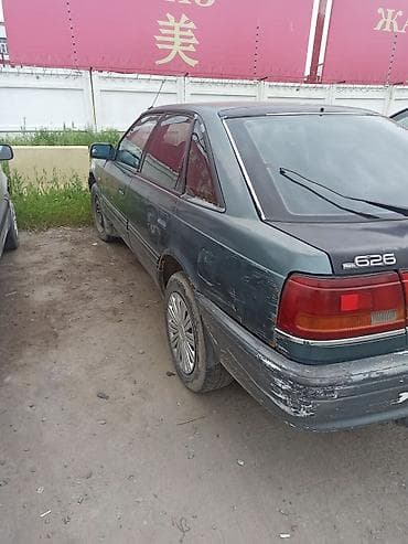 Транспорт: Mazda 626: 1991 г., 2 л, Механика, Бензин, Хэтчбэк — 2