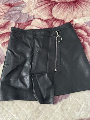 срочно продаю в связи с переездом: Юбочка кожзам новая в корейском стиле
Производство:Корея — 1