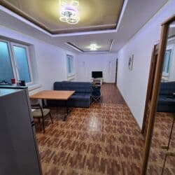 жалал абад дом квартира: 62 кв. м, 2 бөлмө, Евроремонт, Унаа токтотуучу жай, Забор, тосулган — 4