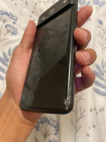 google p: Google Pixel 8, Б/у, 128 ГБ, цвет - Черный, 1 SIM, eSIM — 4