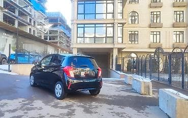 mazda demio 1 3: Chevrolet Spark: 2017 г., 1 л, Автомат, Бензин, Хэтчбэк — 4