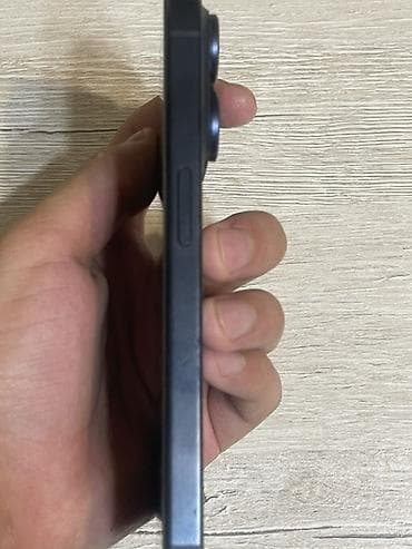 galaxy m21: IPhone 15 Pro, Б/у, 256 ГБ, Черный, Чехол, 86 % — 3