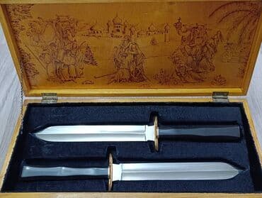 ножи ручной работы: Подарочный набор: два кинжала в резном деревянном футляре. - Футляр — 2