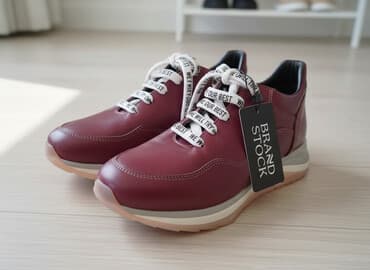 бордовая: Новые кроссовки, натуральная кожа. Цвет бордовый. 3000 сом — 1