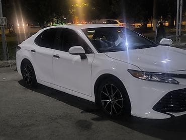 Toyota Camry: 2018 г., Автомат, Бензин, Седан — 2